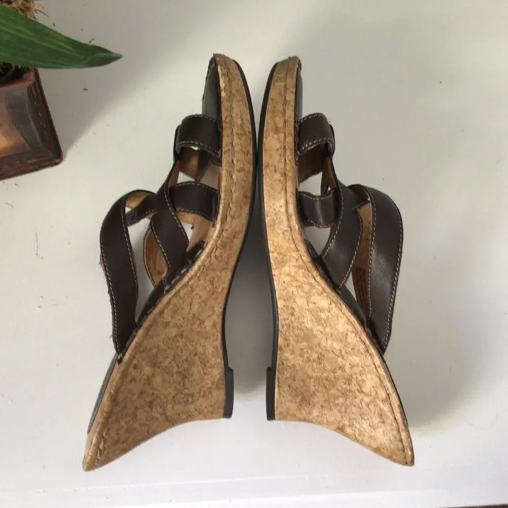 Born Slip On Brown Leather Sandals Sz 9